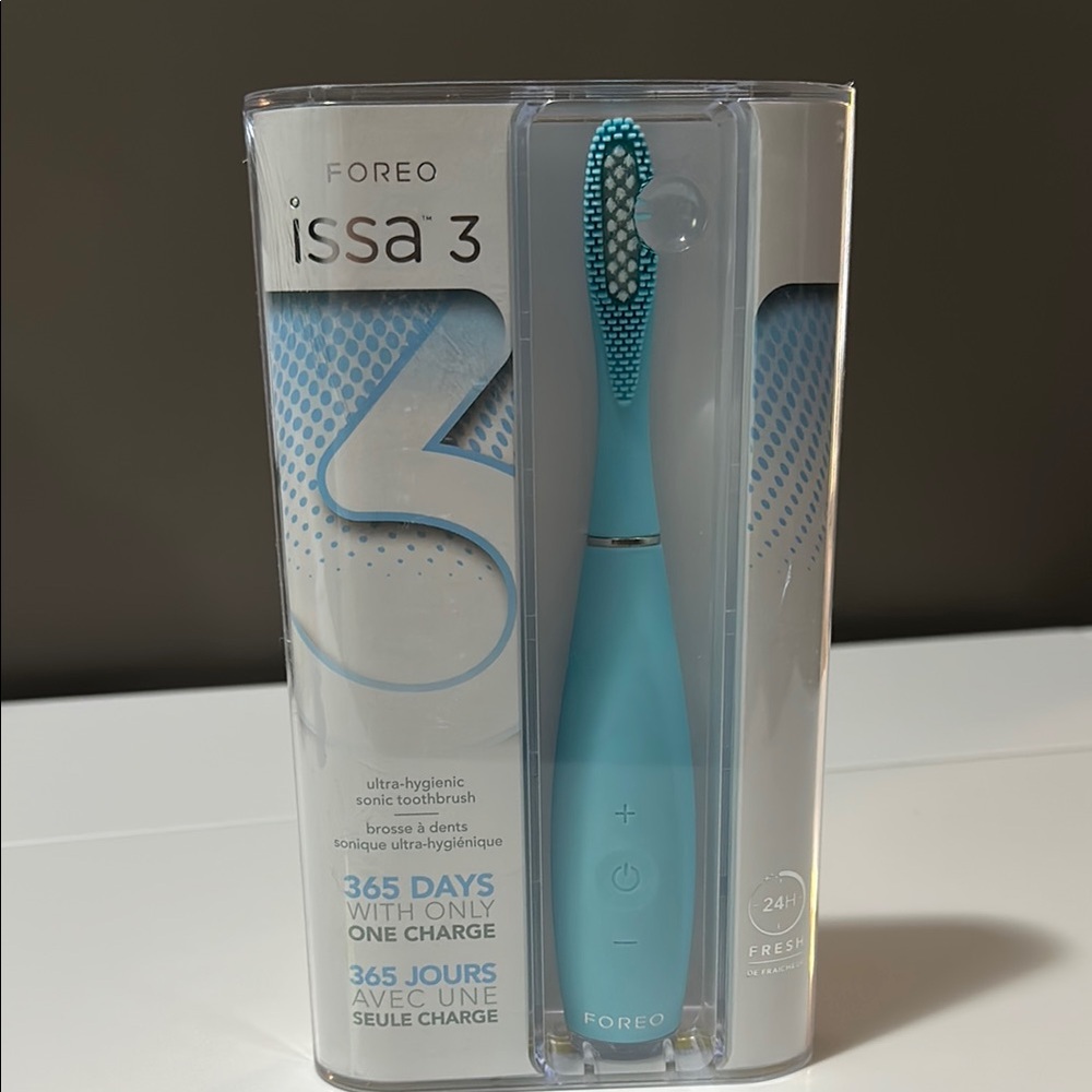 FOREO Issa 3 Sonic Toothbrush in Mint